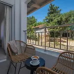 Anemelia Luxury *