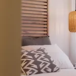 Anemelia Luxury * ארגוסטולי