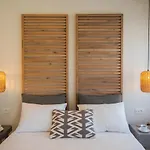 Anemelia Luxury * أرغوستولي