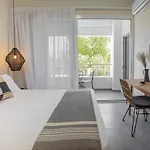 Anemelia Luxury *