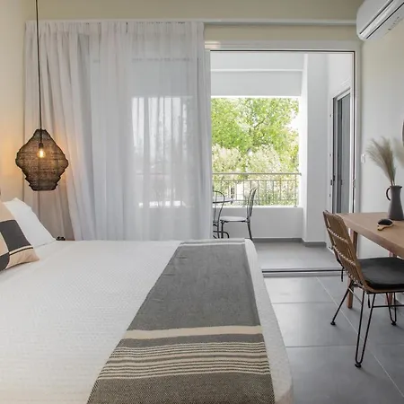 Anemelia Luxury *