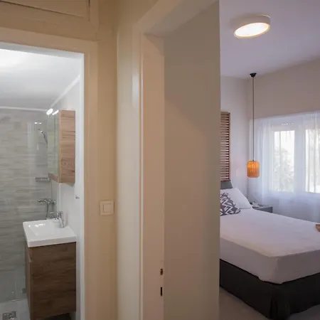 Anemelia Luxury